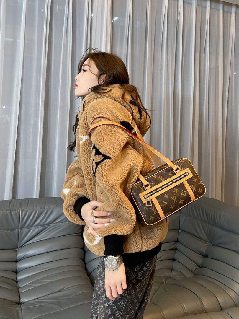 LV 1AAAWE Louis Vuitton Women's Fashion Clothing Jacket L55732
