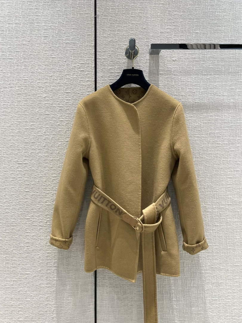 LV 1AA8SY Louis Vuitton Women's Fashion Clothing Wrap Coat L55724