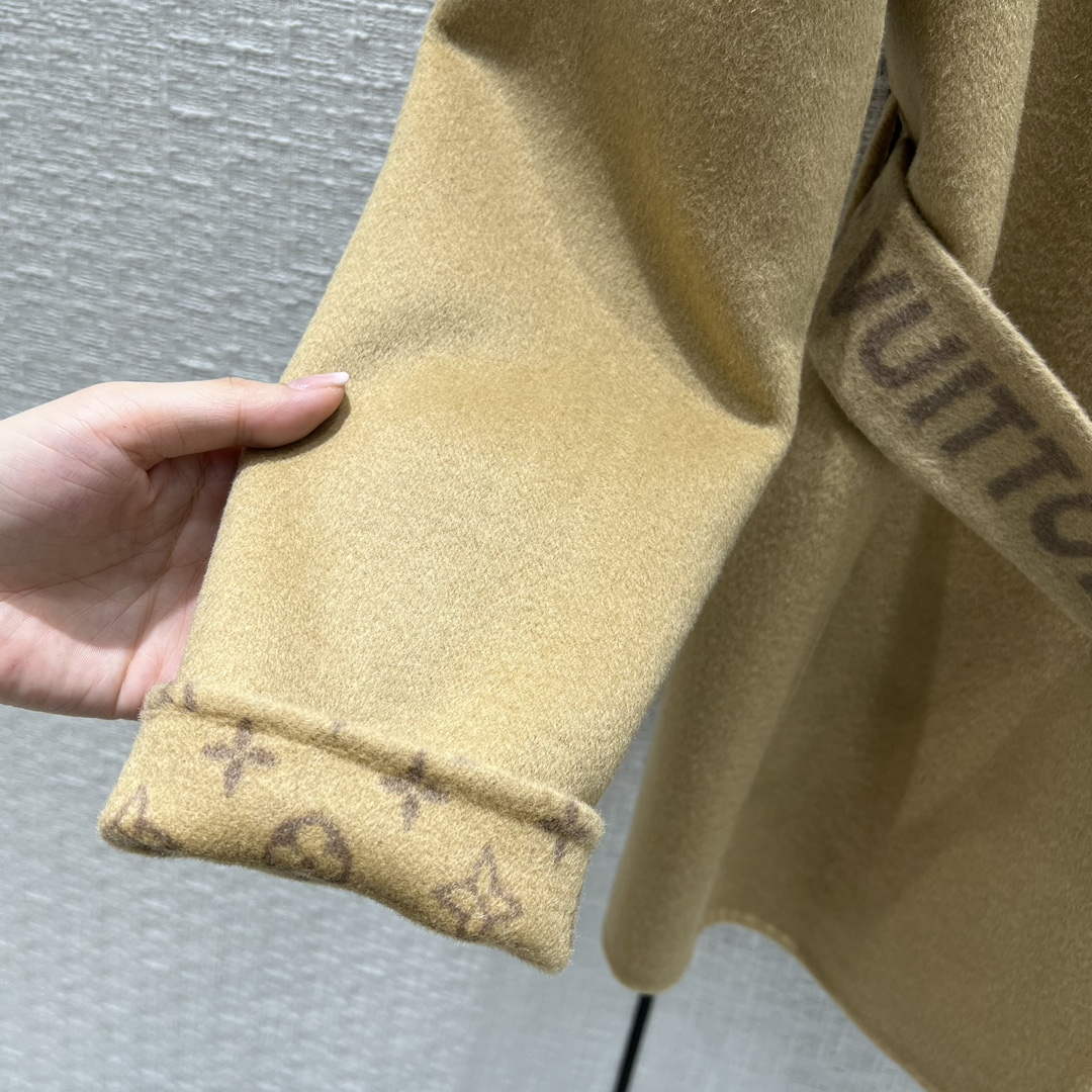 LV 1AA8SY Louis Vuitton Women's Fashion Clothing Wrap Coat L55724