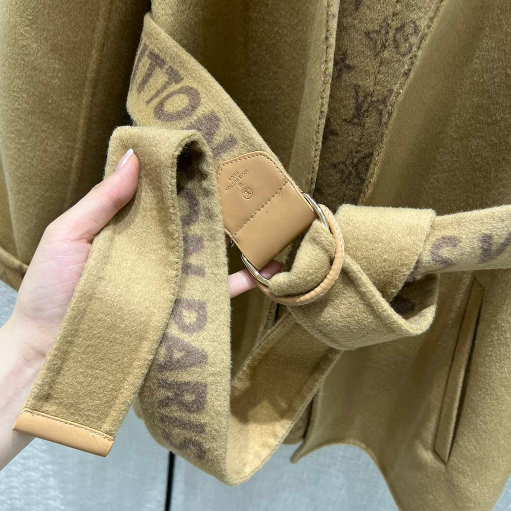 LV 1AA8SY Louis Vuitton Women's Fashion Clothing Wrap Coat L55724