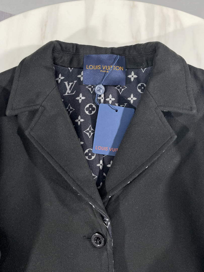 LV 1AAAWE Louis Vuitton Women's Fashion Clothing Coat L55734
