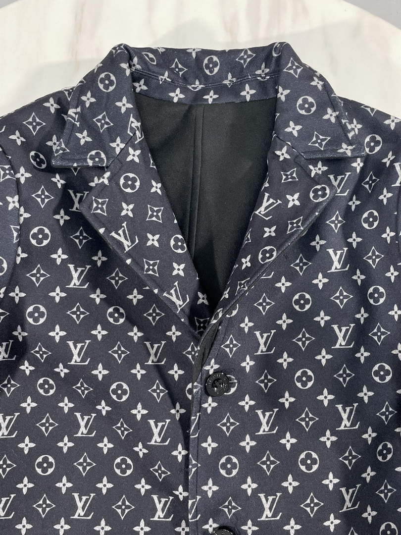 LV 1AAAWE Louis Vuitton Women's Fashion Clothing Coat L55734