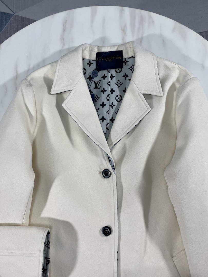 LV 1AAAWE Louis Vuitton Women's Fashion Clothing Coat L55735