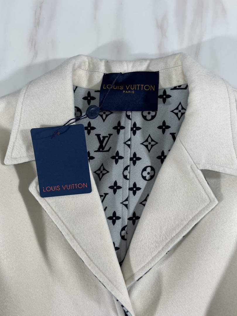 LV 1AAAWE Louis Vuitton Women's Fashion Clothing Coat L55735
