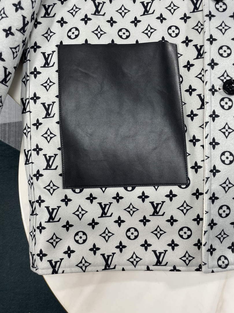 LV 1AAAWE Louis Vuitton Women's Fashion Clothing Coat L55735