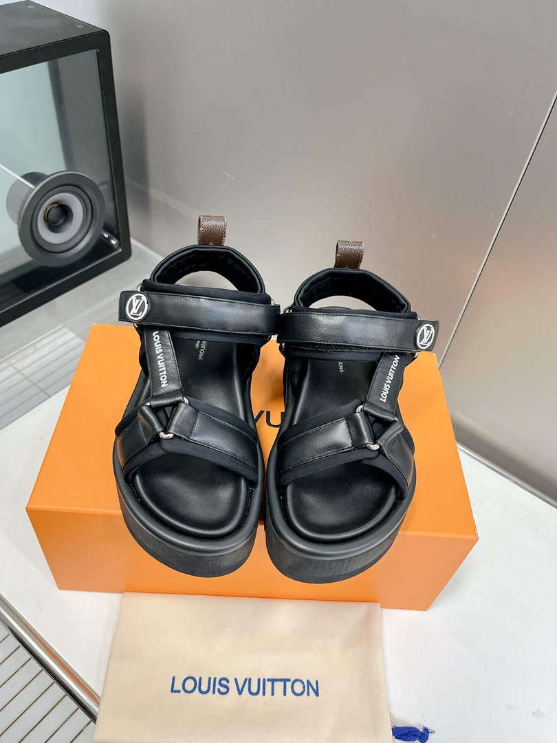 LV 1AABR6 Louis Vuitton Pool Pillow Flatform Comfort Sandals L600730