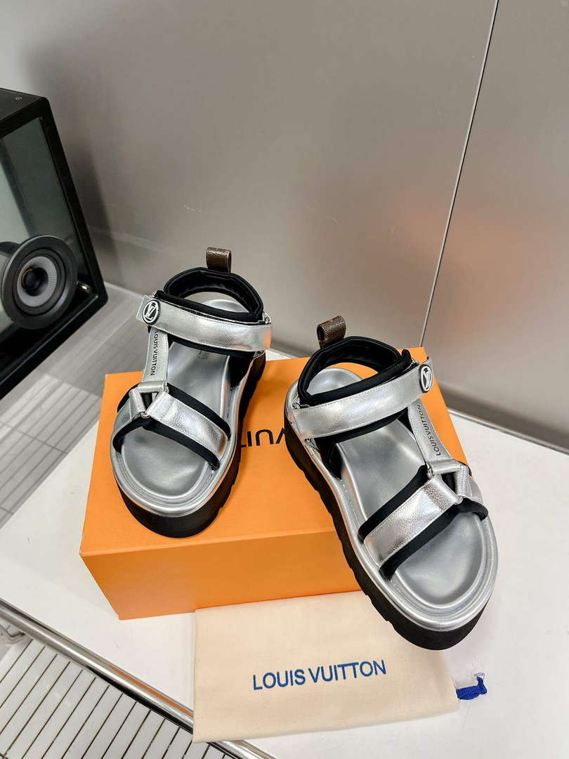 LV 1AABR6 Louis Vuitton Pool Pillow Flatform Comfort Sandals L600731