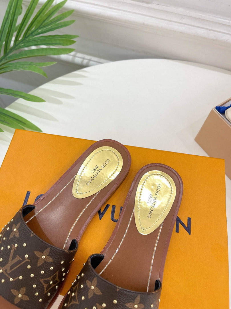 LV 1AAZYN Louis Vuitton Lock It Flat Mules L99037