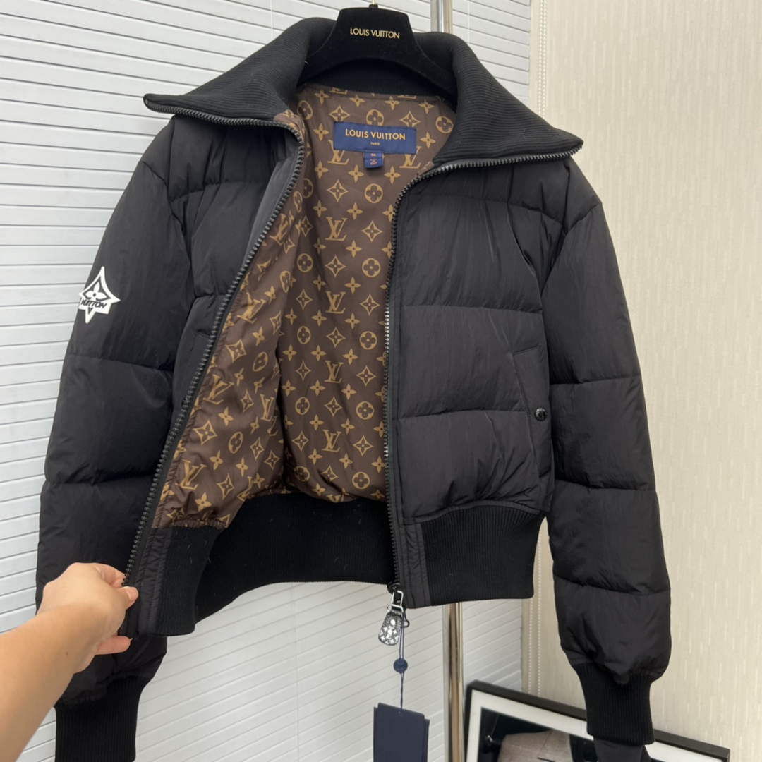 LV 1AAK8E Louis Vuitton Women's Fashion Clothing Cropped Puffer Jacket L55737