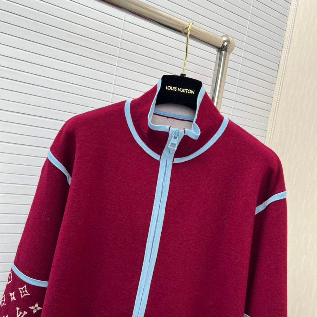 LV 1AAKJX Louis Vuitton Women's Fashion Clothing Graphic Trim Pullover L55738