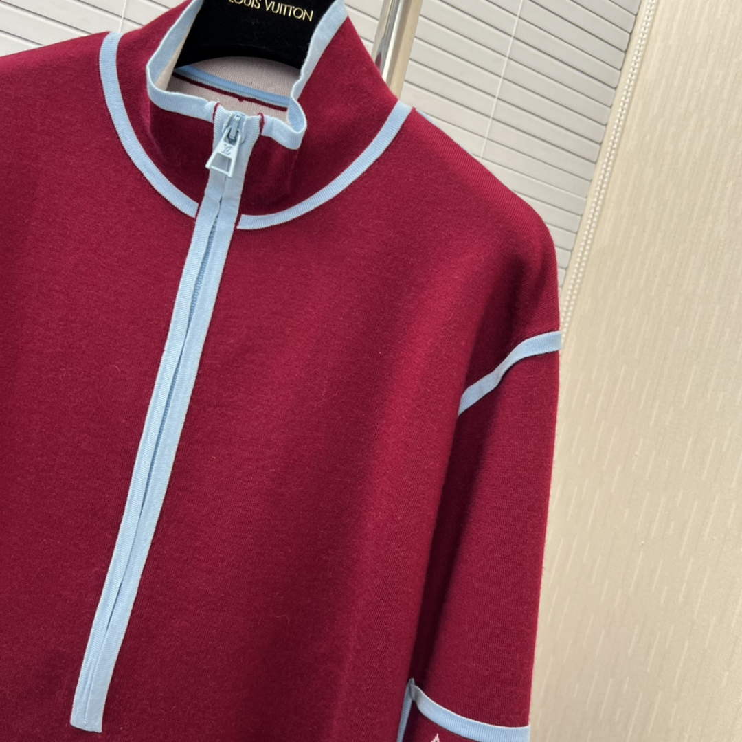 LV 1AAKJX Louis Vuitton Women's Fashion Clothing Graphic Trim Pullover L55738