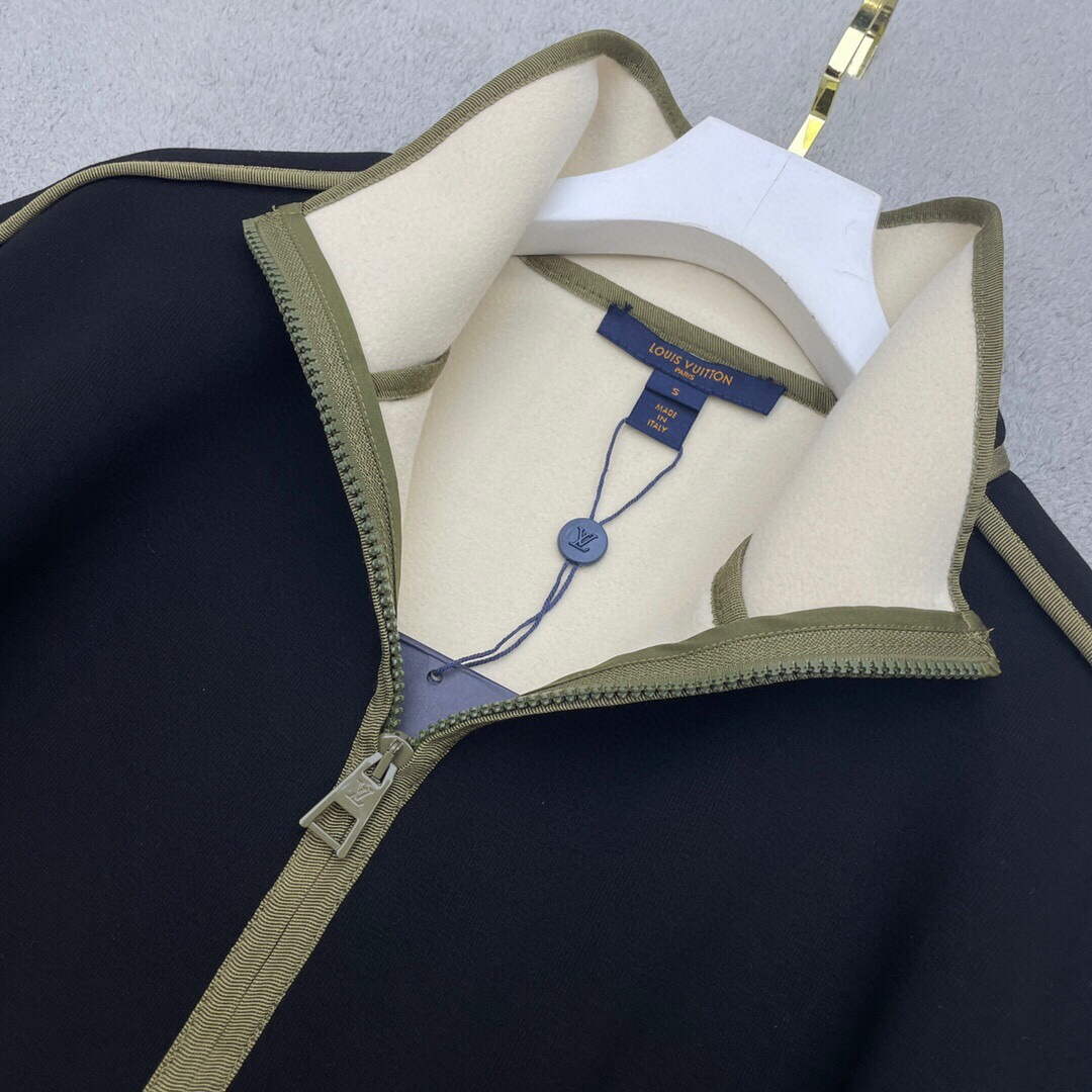 LV 1AAKKW Louis Vuitton Women's Fashion Clothing Graphic Trim Jacket L55721