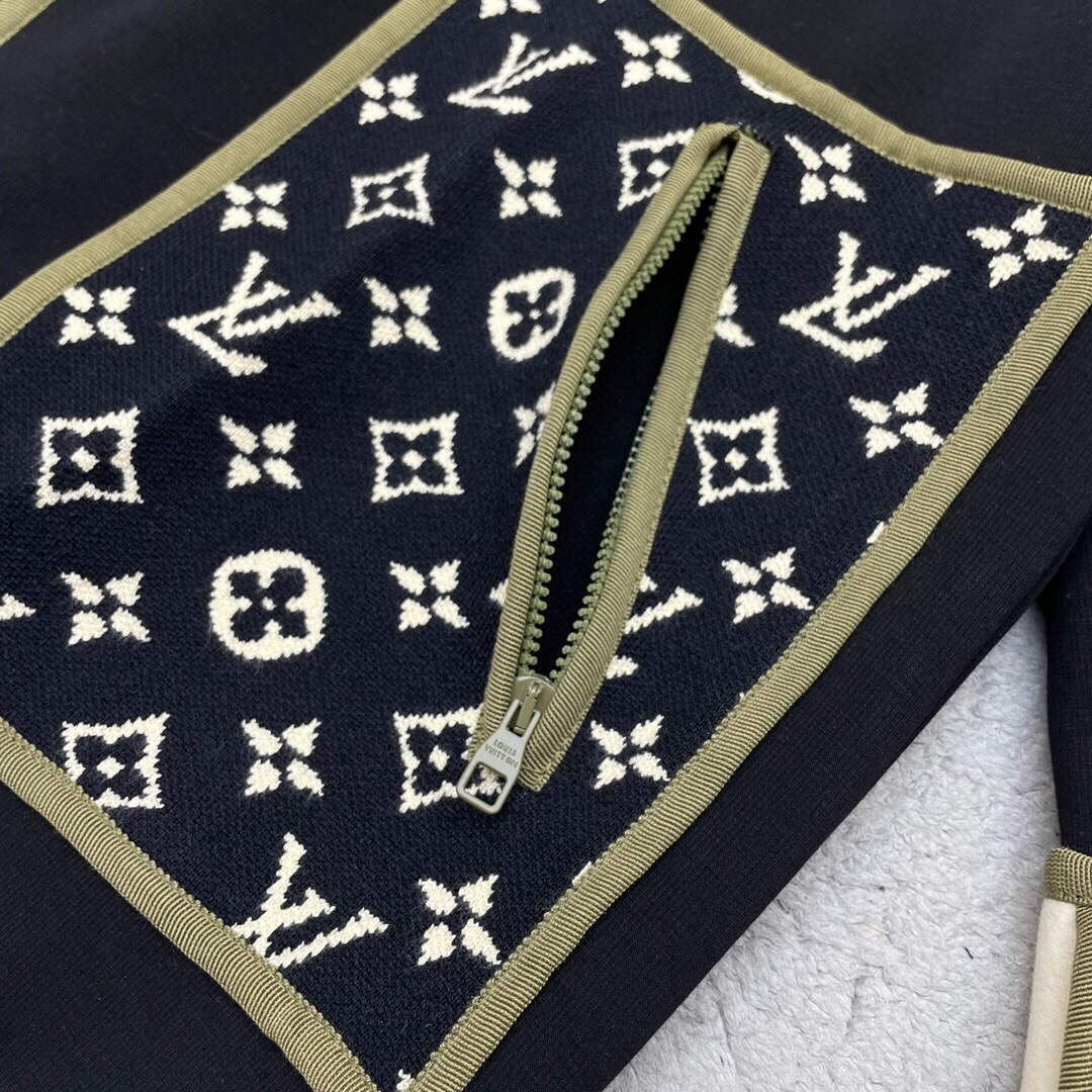 LV 1AAKKW Louis Vuitton Women's Fashion Clothing Graphic Trim Jacket L55721