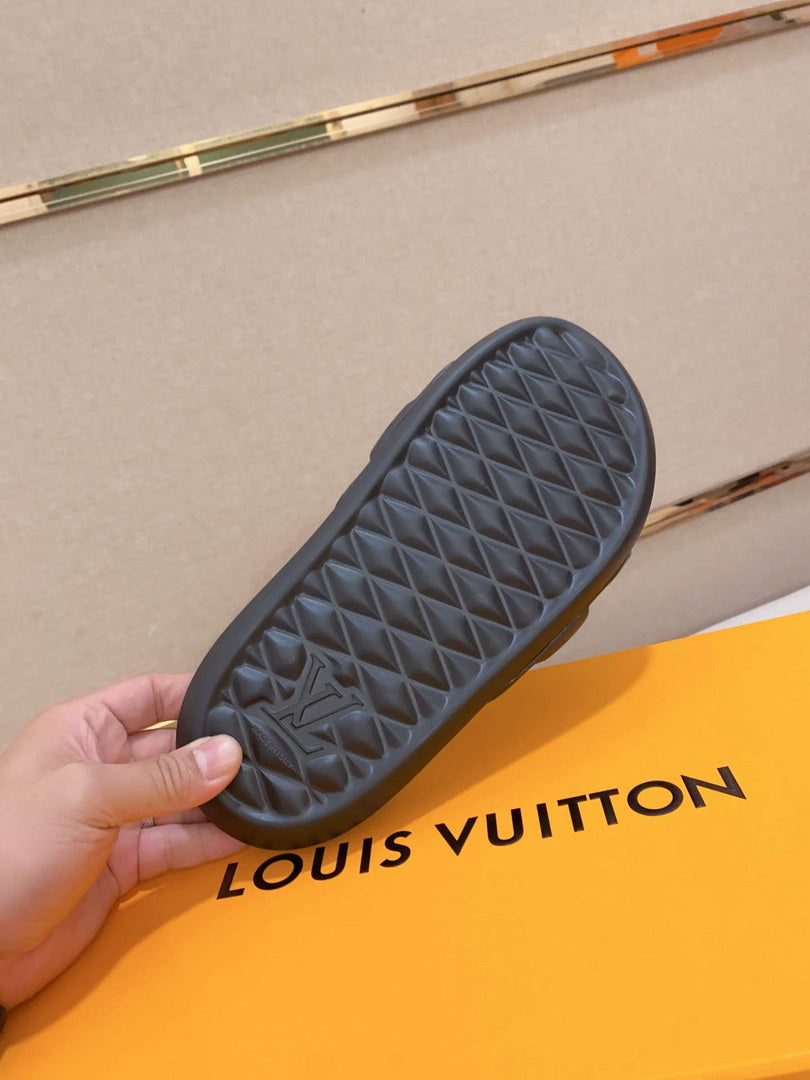 LV 1AAR8Y Louis Vuitton Waterfront Mules L99045