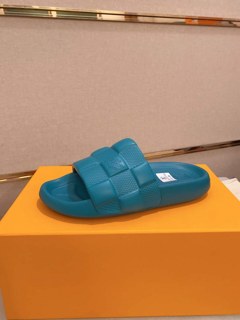 LV 1AAR9F Louis Vuitton Waterfront Mules L99046