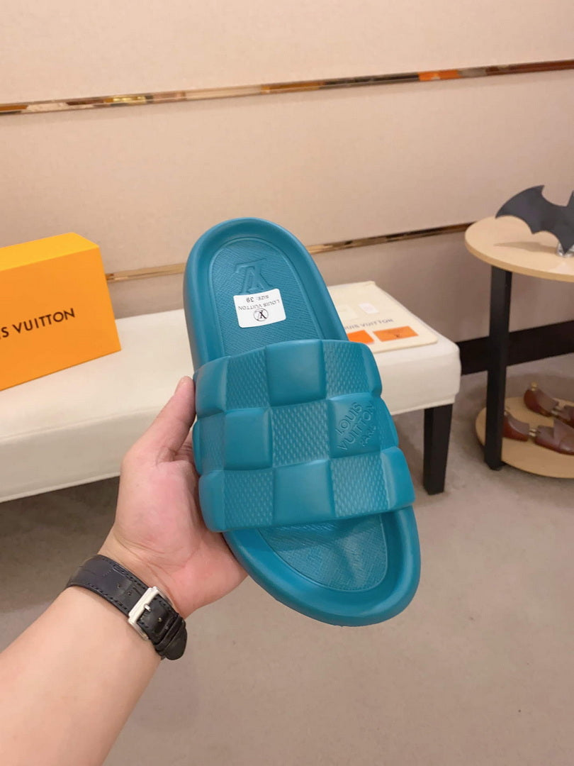 LV 1AAR9F Louis Vuitton Waterfront Mules L99046