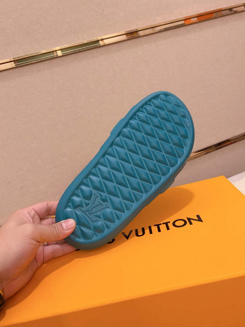 LV 1AAR9F Louis Vuitton Waterfront Mules L99046