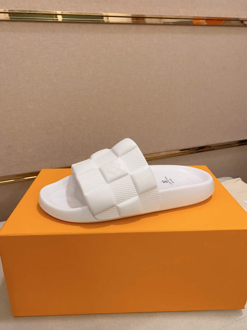 LV 1AAR9F Louis Vuitton Waterfront Mules L99047