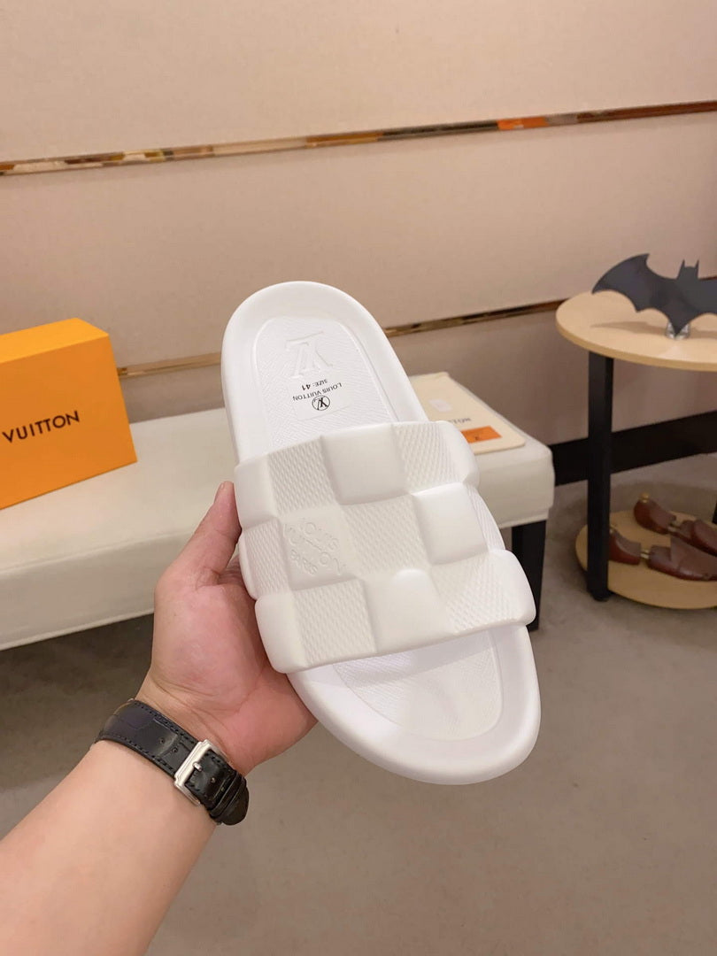 LV 1AAR9F Louis Vuitton Waterfront Mules L99047