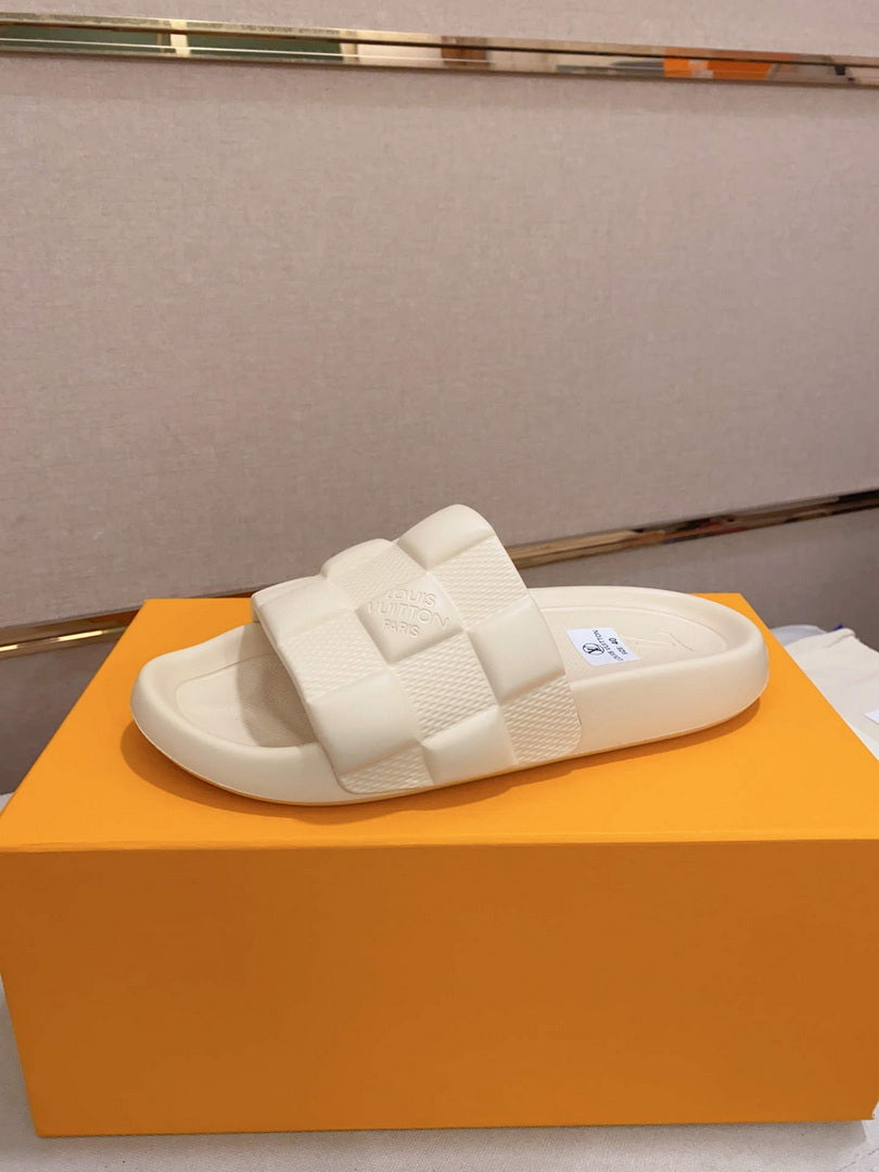 LV 1AAR9W Louis Vuitton Waterfront Mules L99044
