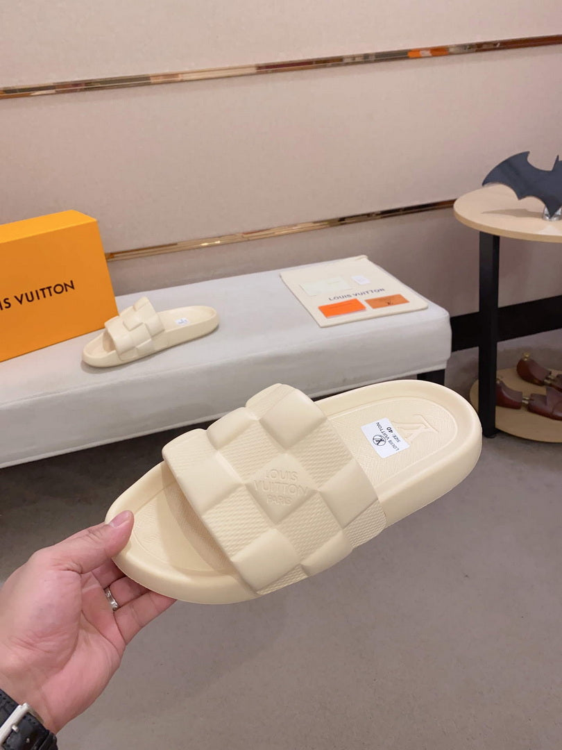 LV 1AAR9W Louis Vuitton Waterfront Mules L99044