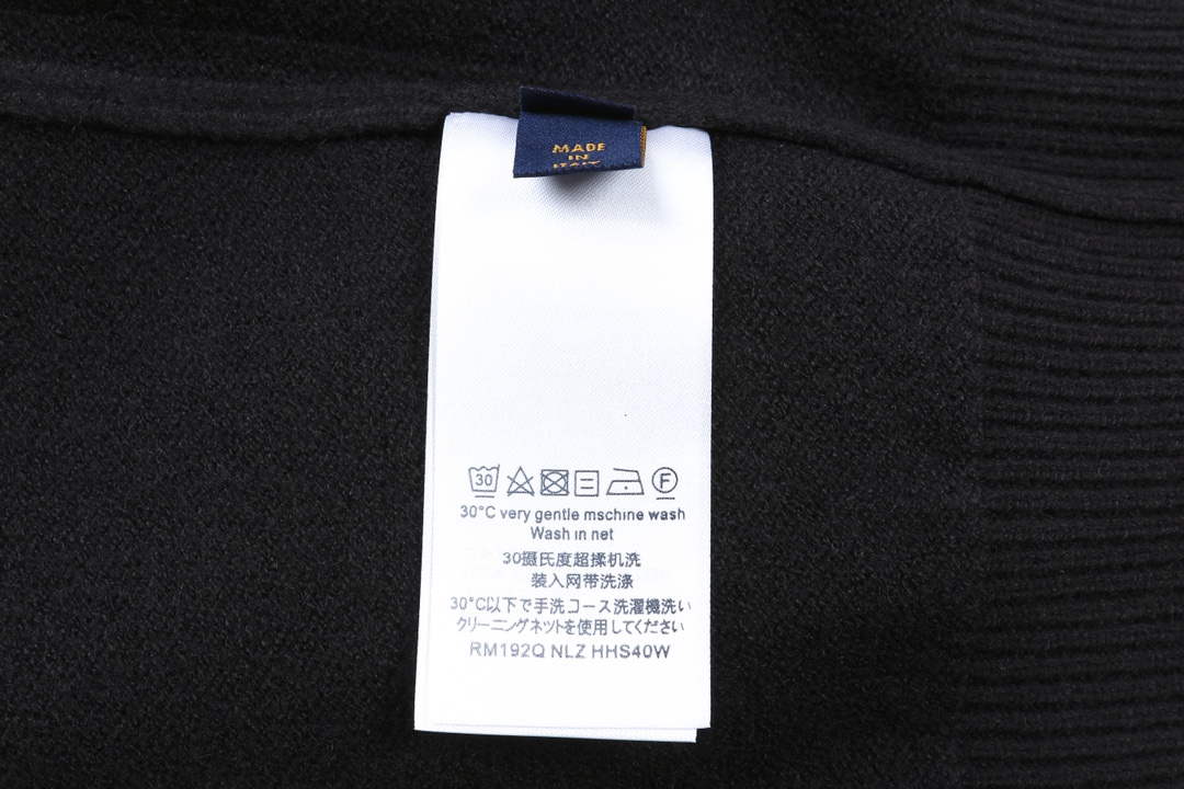 LV 1AATYF Men's Women's Lvse Embossed Crewneck Sweater L55741