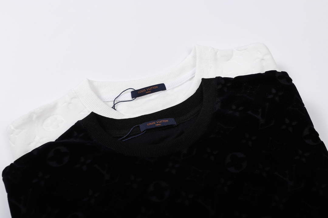 LV 1AAU5B Louis Vuitton Explosive style velvet Men Women's T-shirt L56221