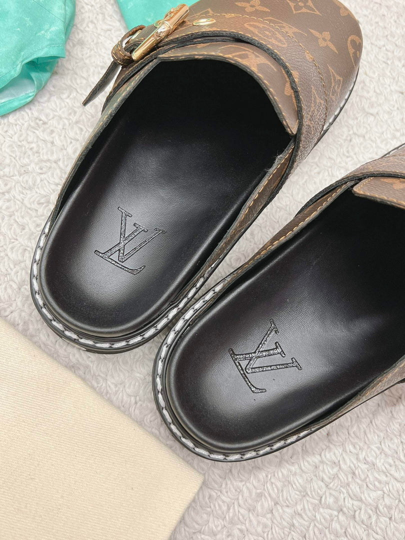 LV 1AAW6Q Louis Vuitton LV Cosy Flat Comfort Clogs L99023