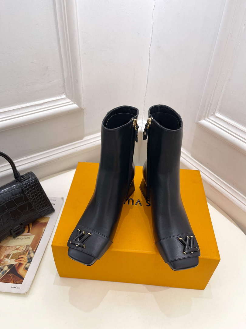 LV 1AB2GK Louis Vuitton Shake Ankle Boot L77532