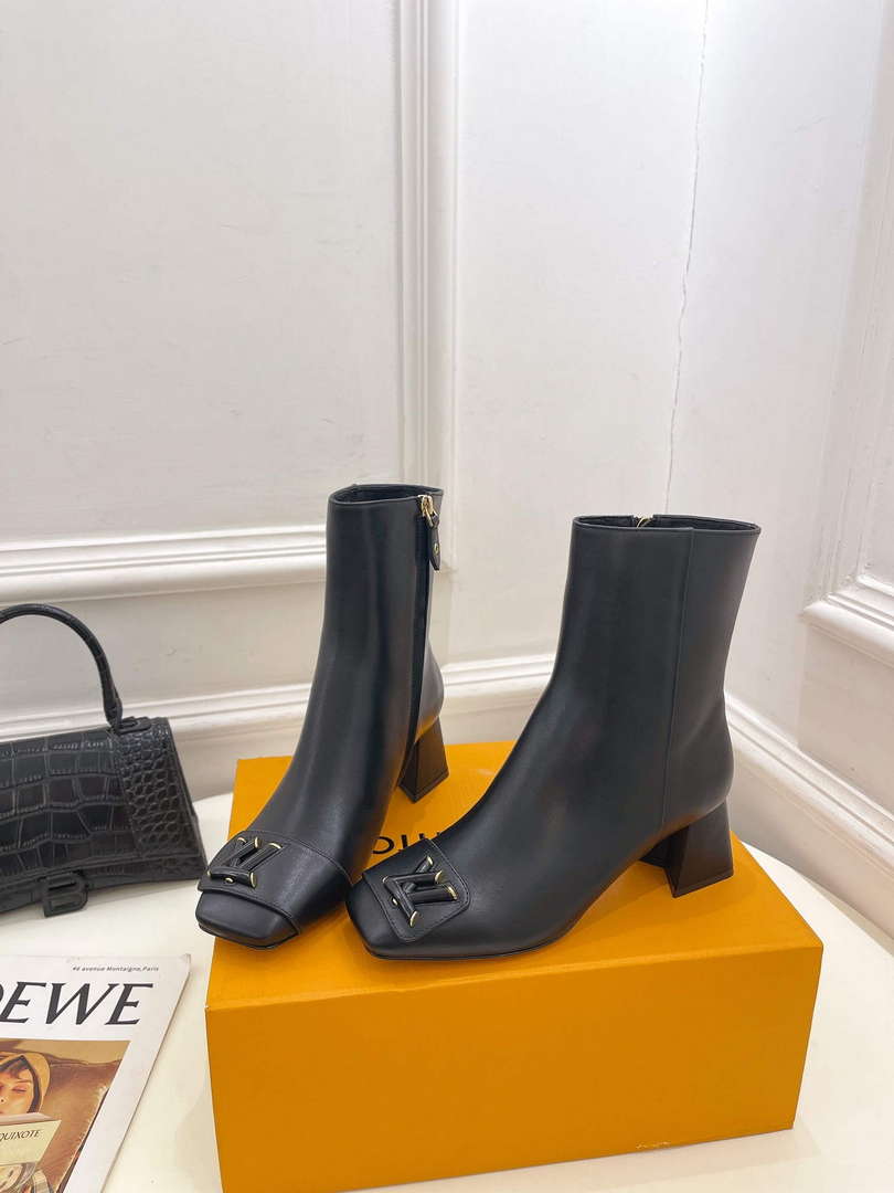 LV 1AB2GK Louis Vuitton Shake Ankle Boot L77532 - 35 - View 1