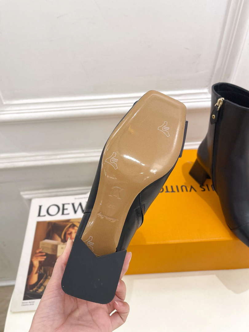 LV 1AB2GK Louis Vuitton Shake Ankle Boot L77532