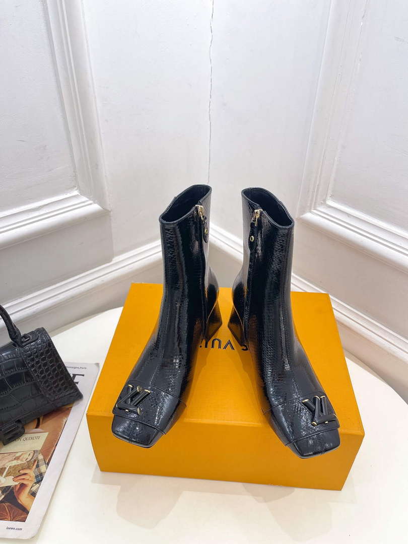 LV 1AB2GK Louis Vuitton Shake Ankle Boot L77534