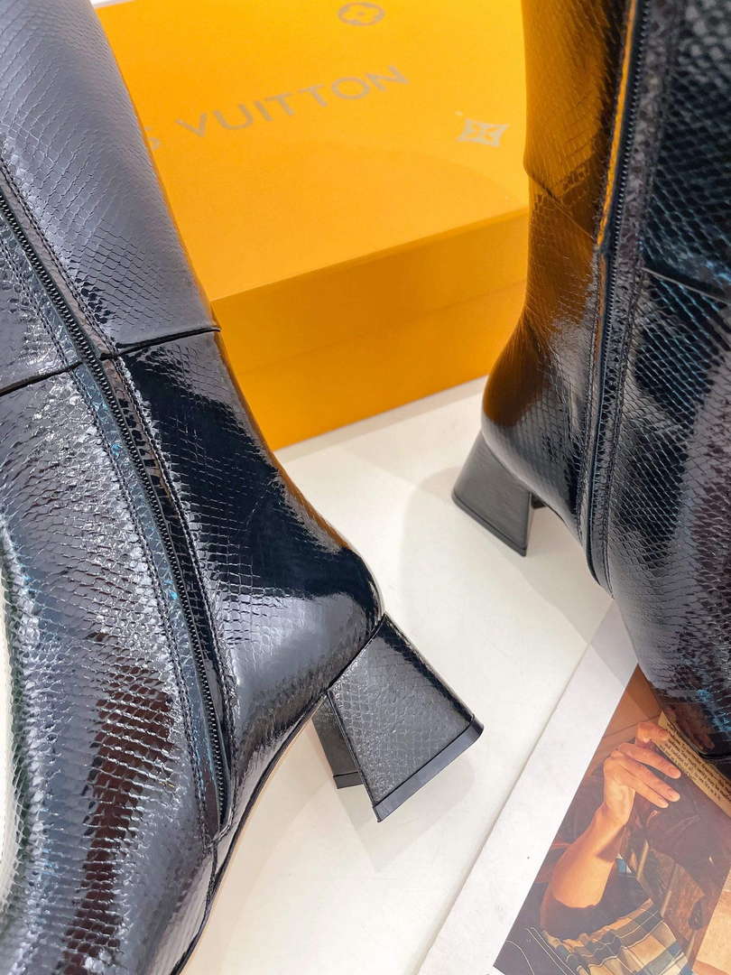 LV 1AB2GK Louis Vuitton Shake Ankle High Boot L77541