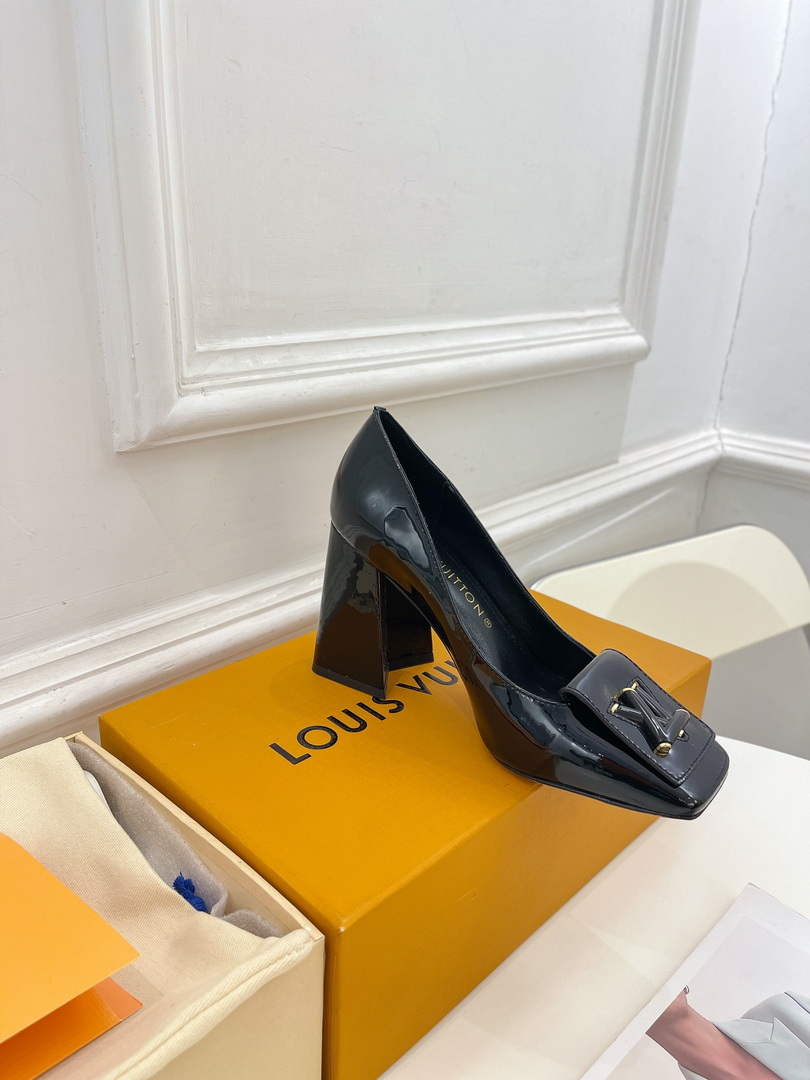 LV 1AB2KH Louis Vuitton Women's Shake Pumps L68247