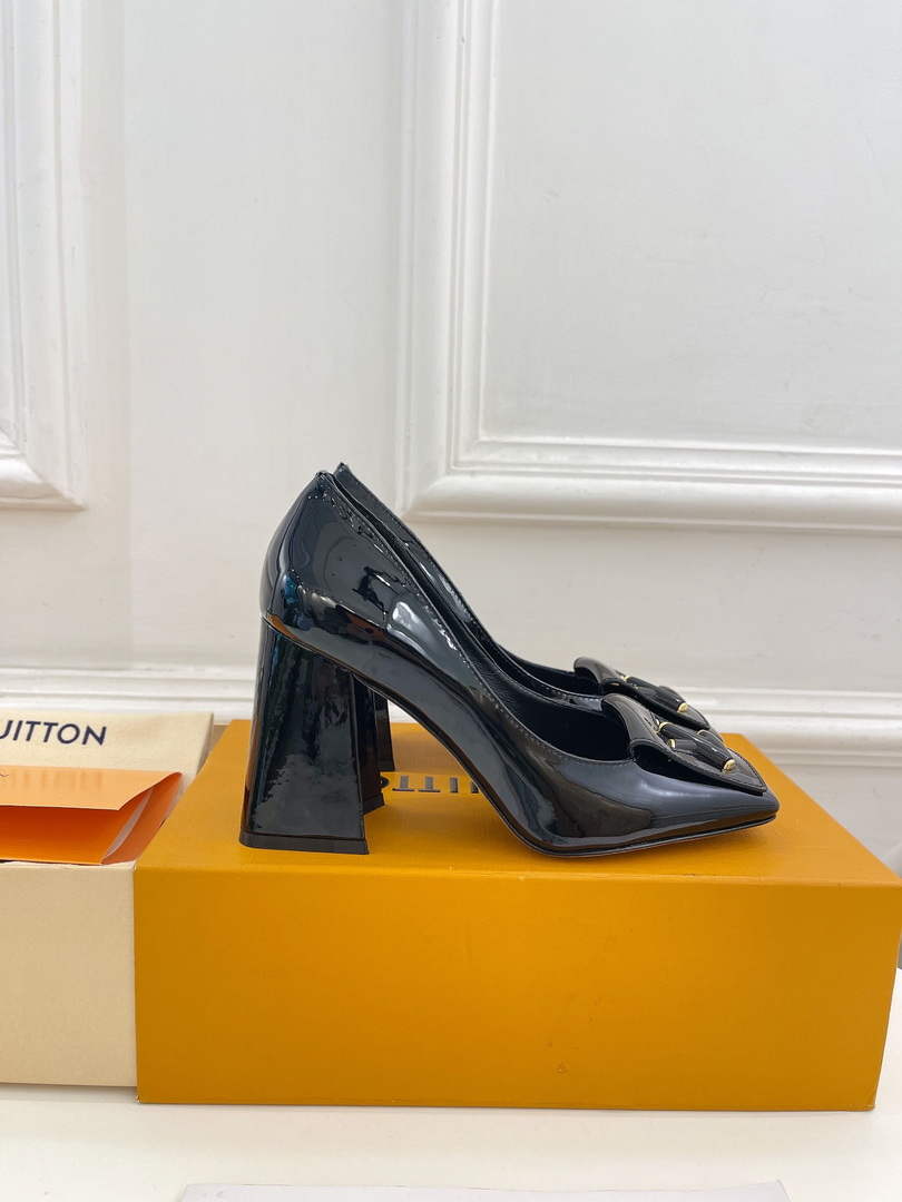 LV 1AB2KH Louis Vuitton Women's Shake Pumps L68247