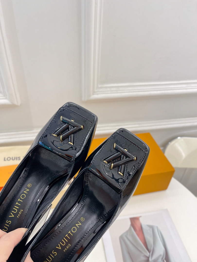 LV 1AB2KH Louis Vuitton Women's Shake Pumps L68247