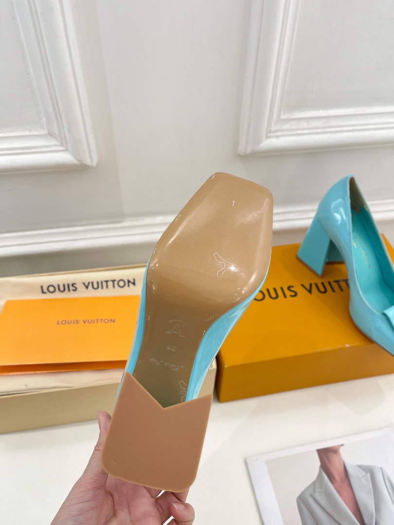 LV 1AB2KH Louis Vuitton Women's Shake Pumps L68251