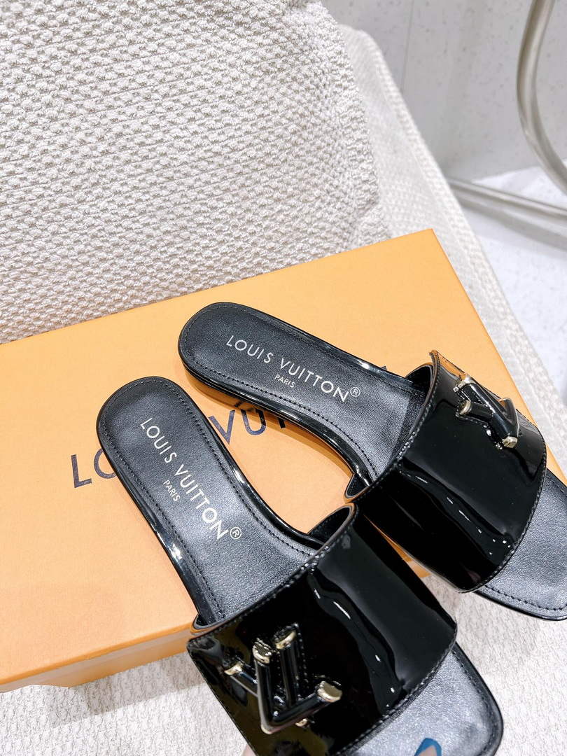 LV 1AB2QQ Louis Vuitton Women's Shake Flat Mule L68272
