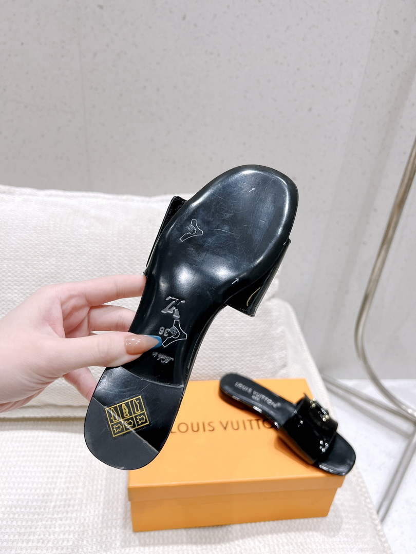 LV 1AB2QQ Louis Vuitton Women's Shake Flat Mule L68272