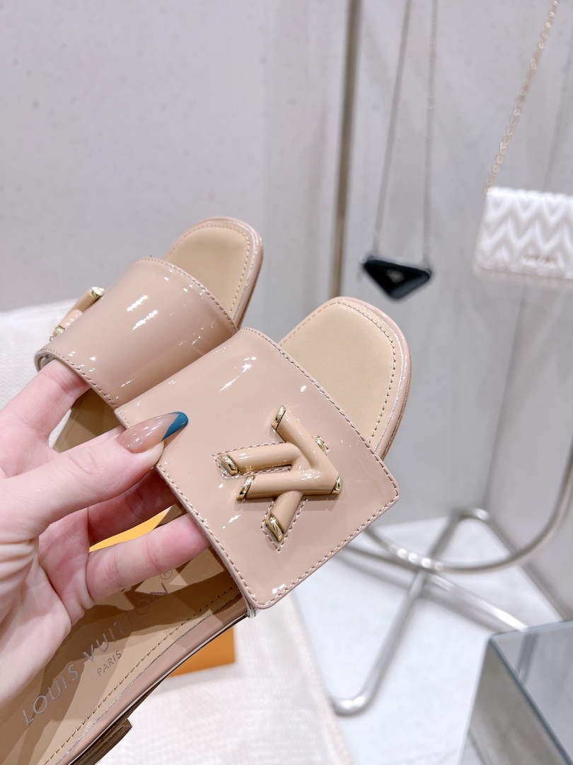 LV 1AB2QQ Louis Vuitton Women's Shake Flat Mule L68275