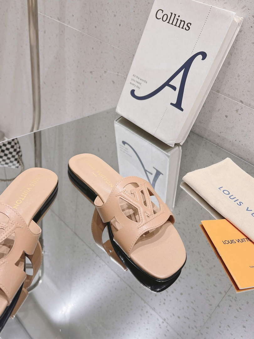 LV 1ABP20 Louis Vuitton LV Isola Flat Mules L66403