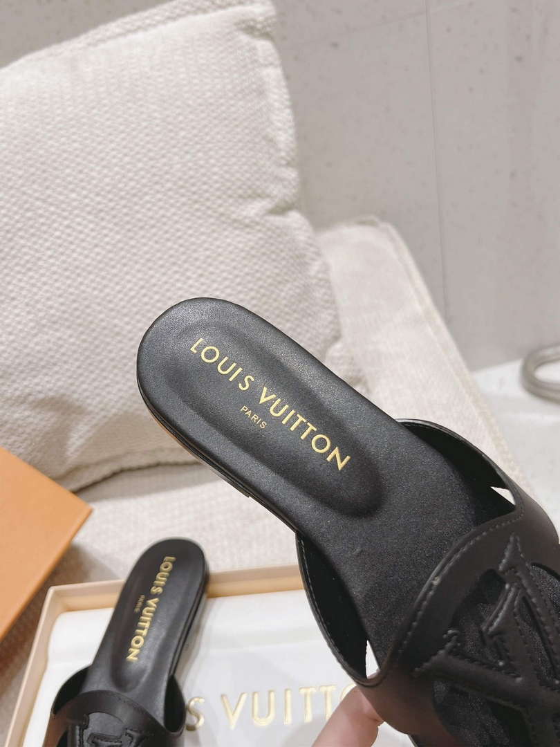 LV 1ABP20 Louis Vuitton LV Isola Flat Mules L66406