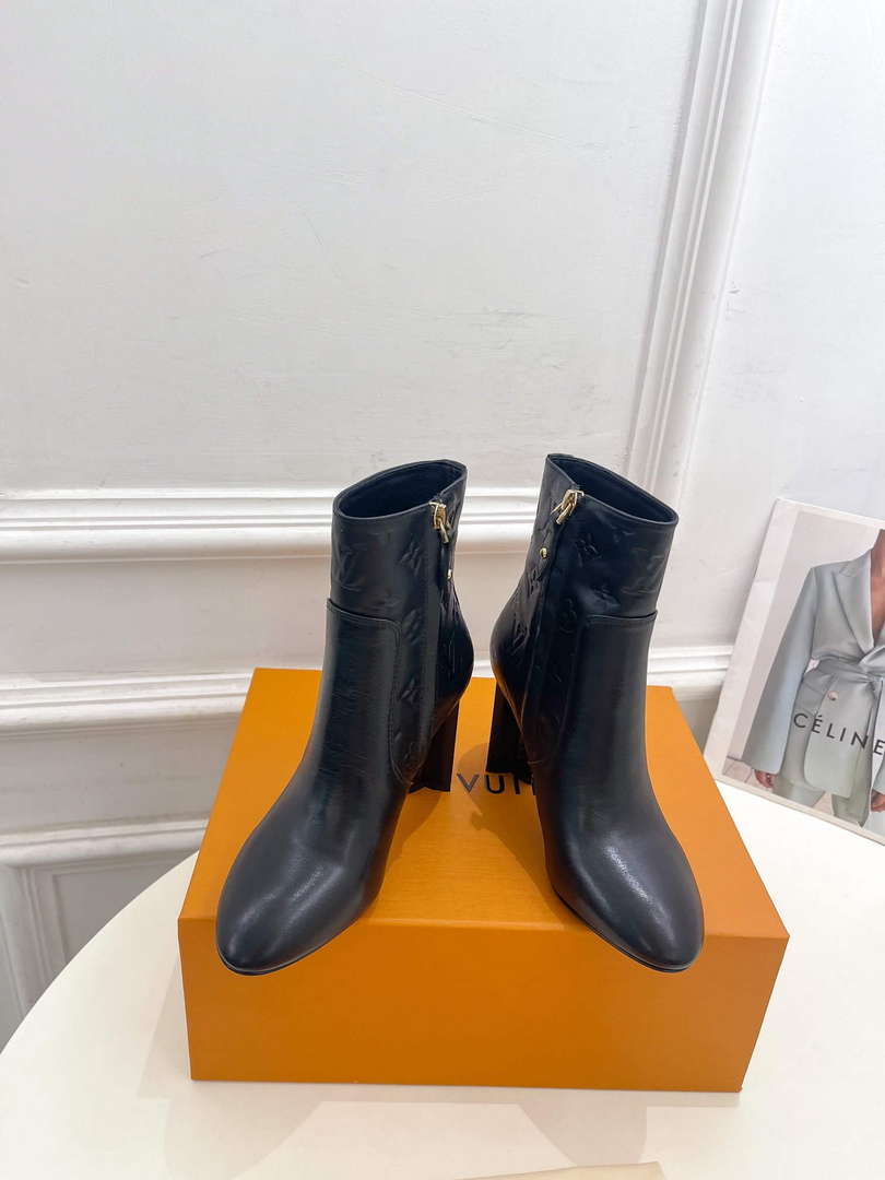 LV 1ABP9I Louis Vuitton Women's Silhouette Ankle Boot L67330