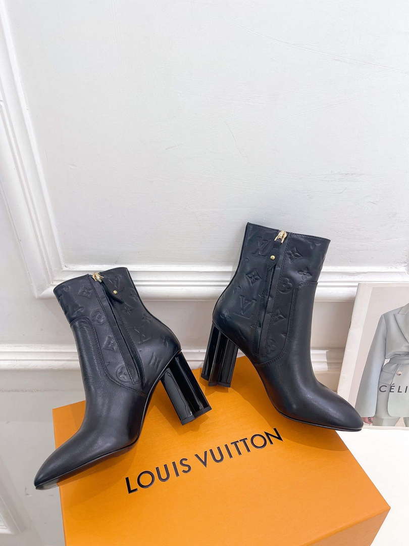 LV 1ABP9I Louis Vuitton Women's Silhouette Ankle Boot L67330