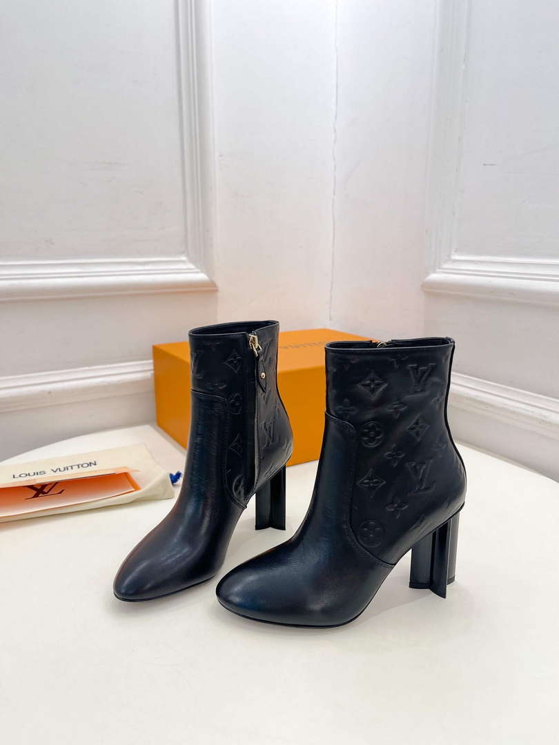 LV 1ABP9I Louis Vuitton Women's Silhouette Ankle Boot L67330