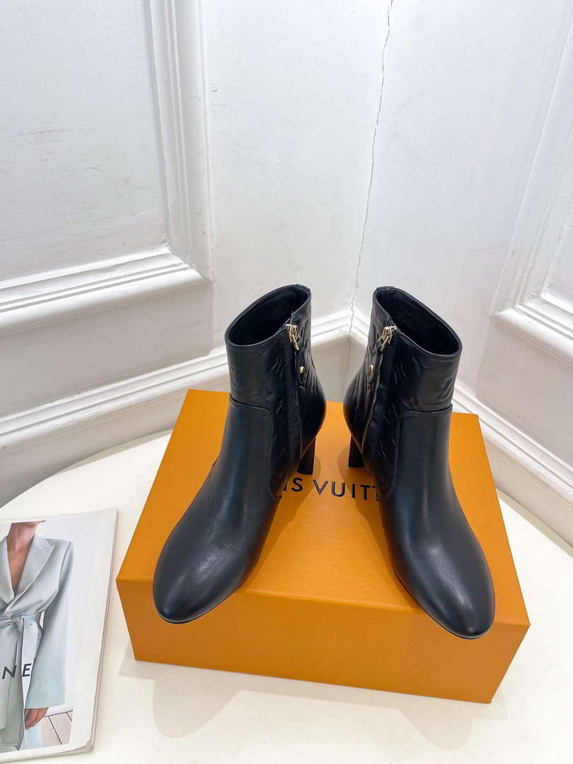 LV 1ABP9I Louis Vuitton Women's Silhouette Ankle Boot L67333