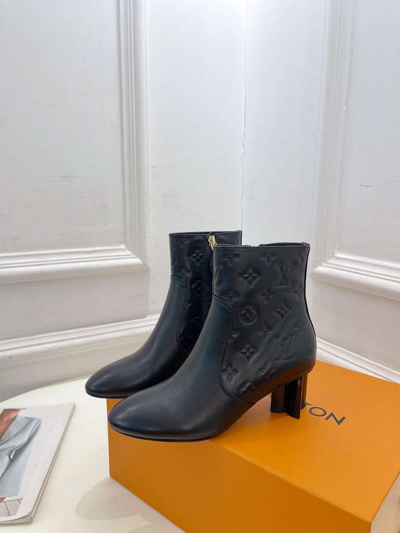 LV 1ABP9I Louis Vuitton Women's Silhouette Ankle Boot L67333