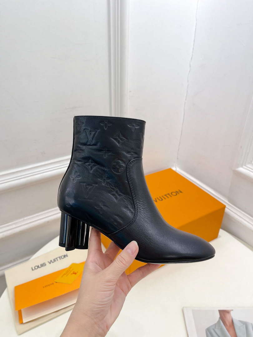 LV 1ABP9I Louis Vuitton Women's Silhouette Ankle Boot L67333
