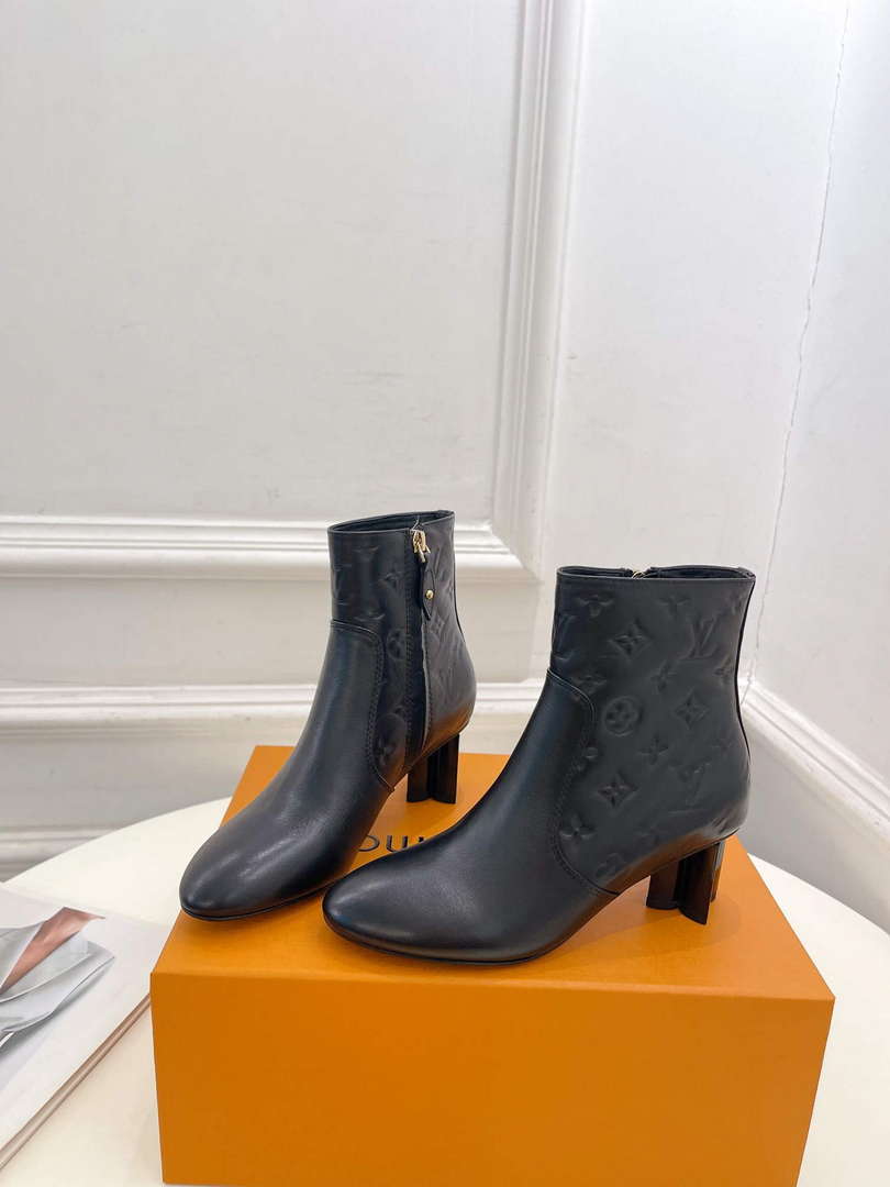 LV 1ABP9I Louis Vuitton Women's Silhouette Ankle Boot L67333