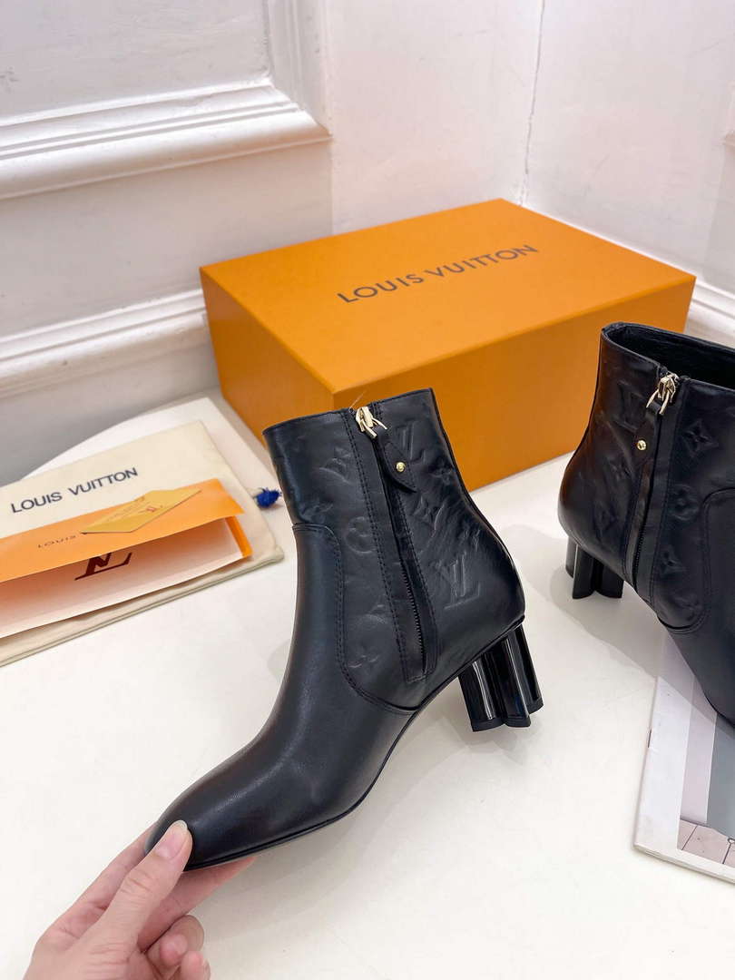 LV 1ABP9I Louis Vuitton Women's Silhouette Ankle Boot L67333